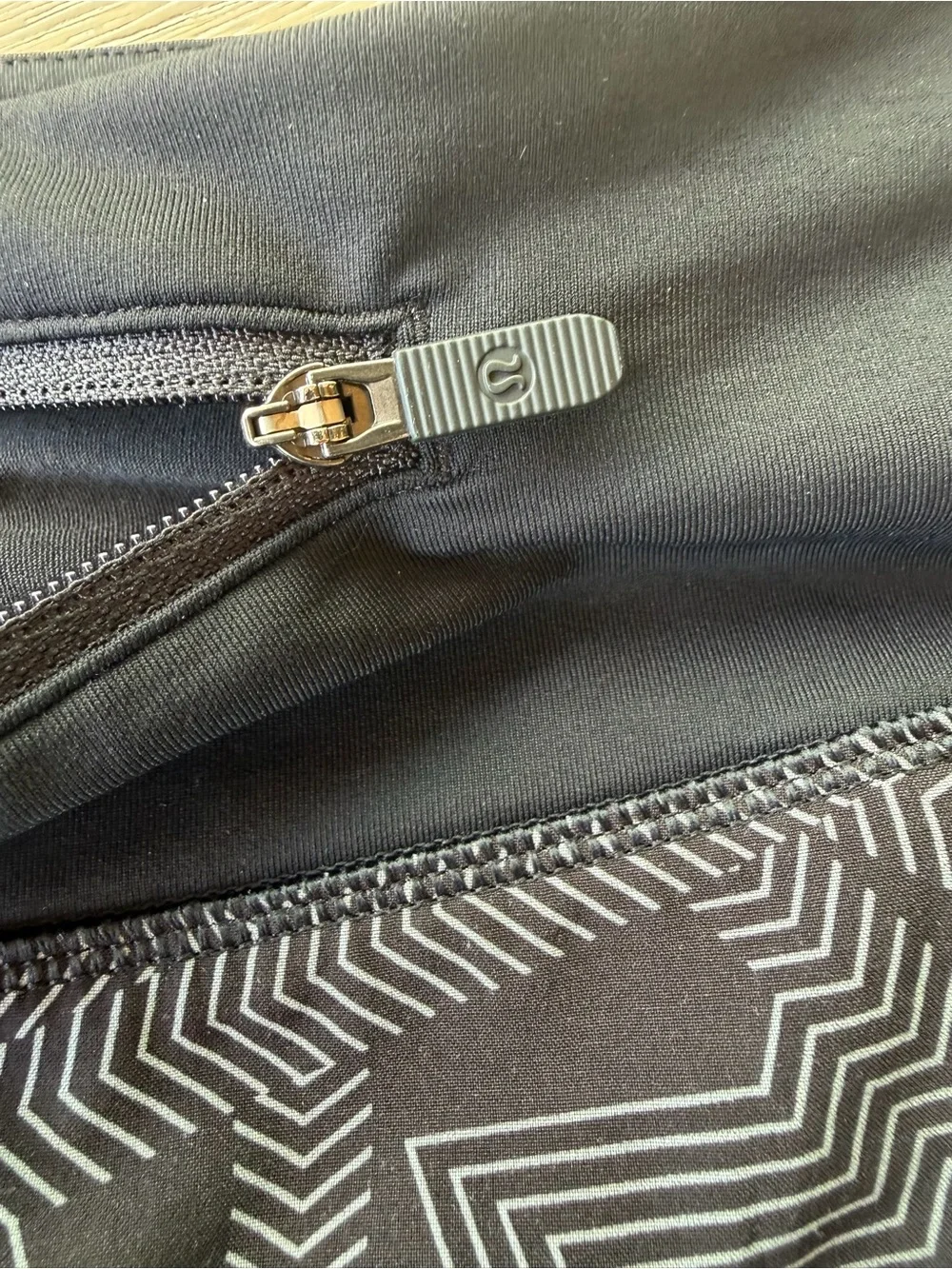 lululemon athletica Speed Up Shorts Black & White Geometric Print Size 8